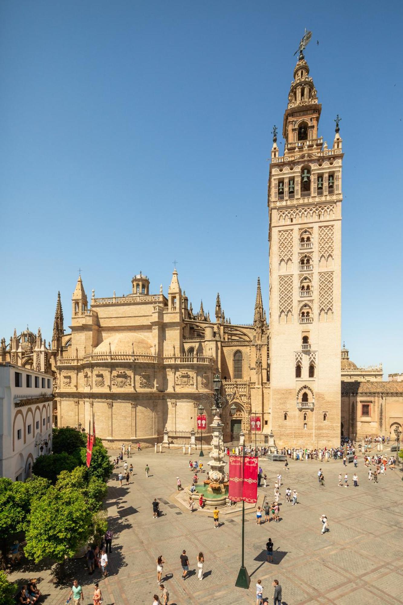 Lujoso Apartamento A Los Pies De La Catedral Sevilla Buitenkant foto
